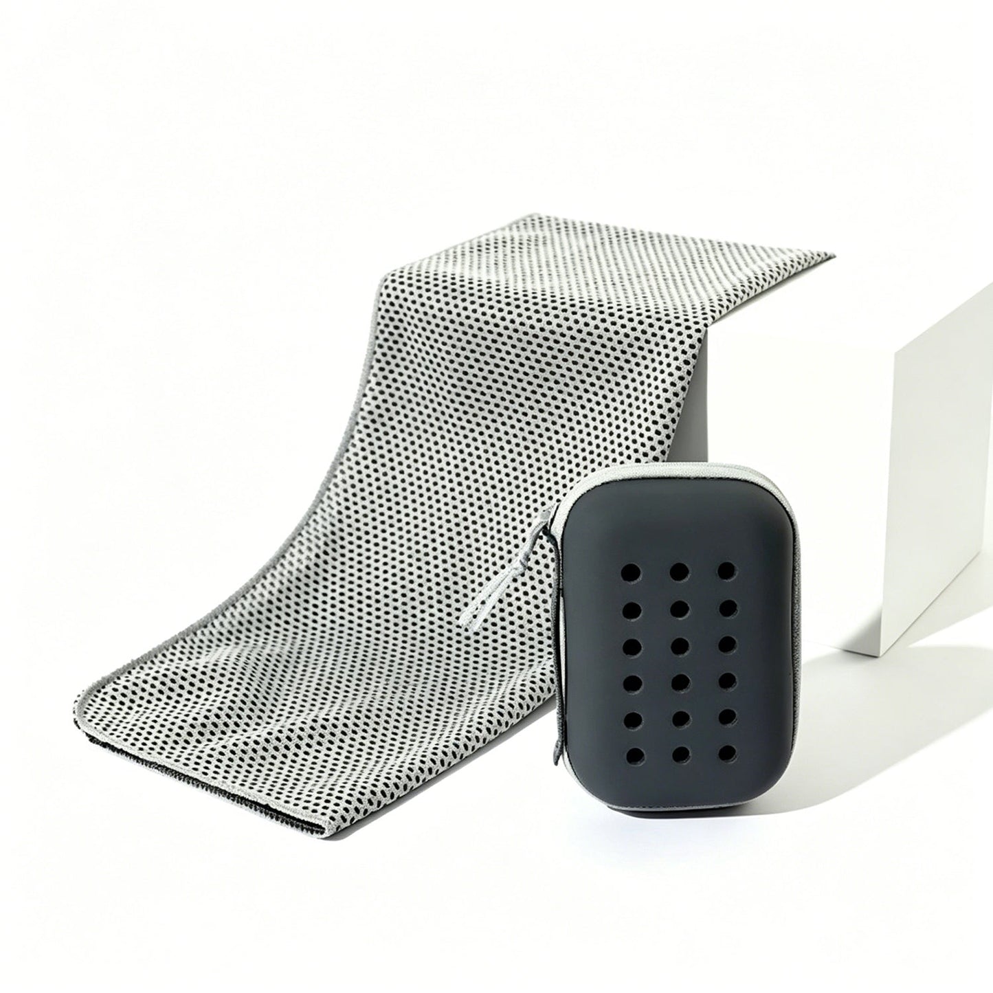 Summer cooling and quick-drying towels